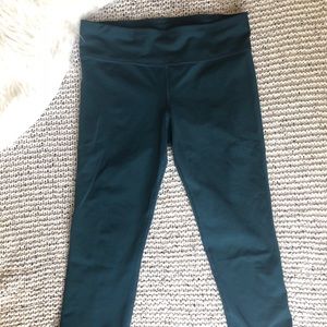 Under armour teal workout capris
